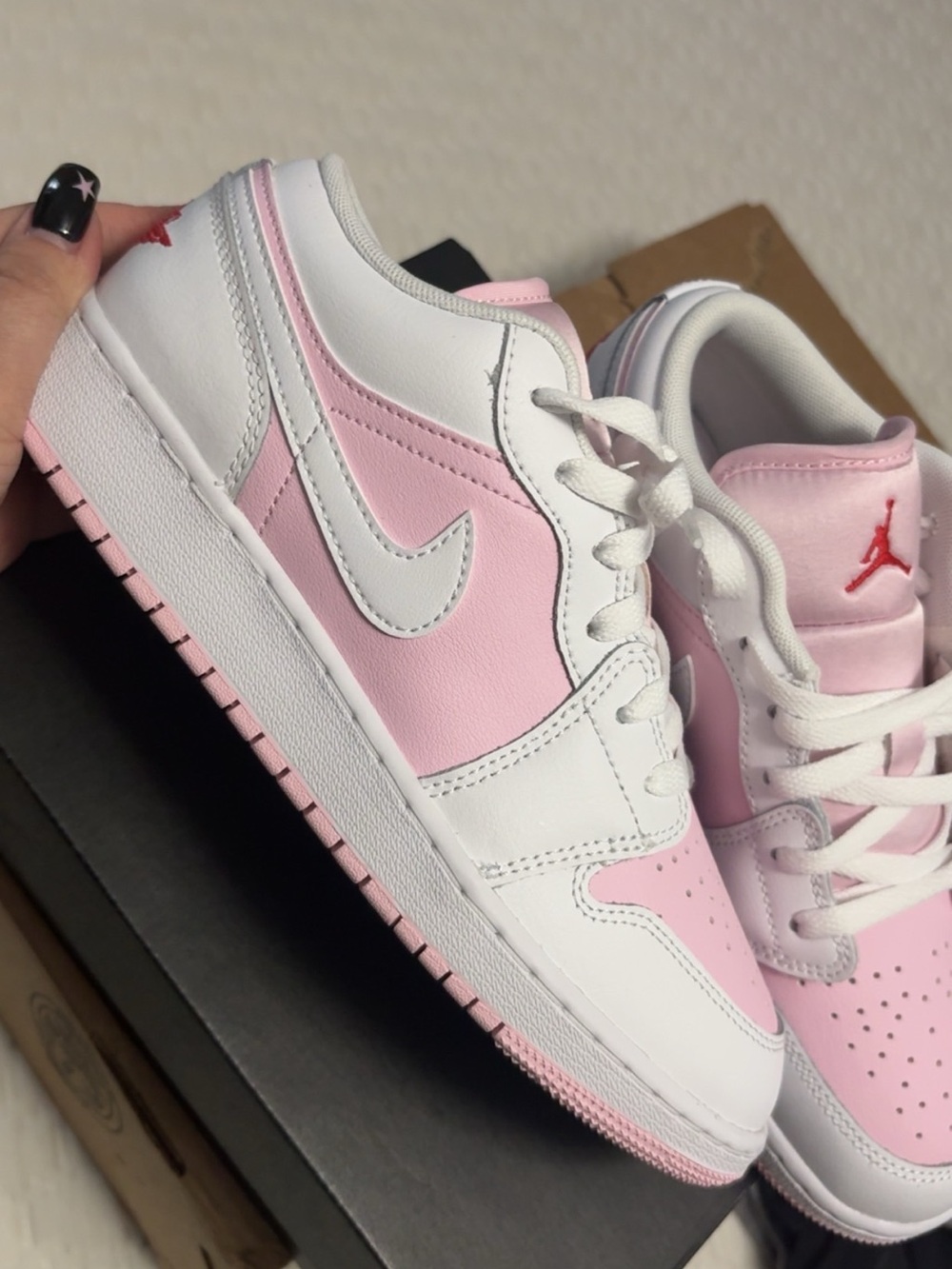 Jordan Low Top Sneakers White Pink - Picture 5 of 7